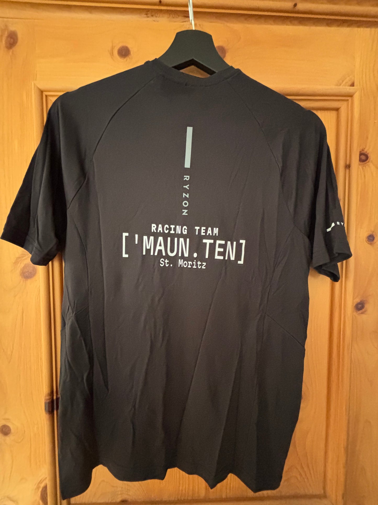 MAUN.TEN Racing Team X RYZON Phantom Running Tshirt Men S (Knight Black)(Kollektion 2025)